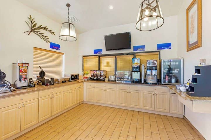 Breakfast area