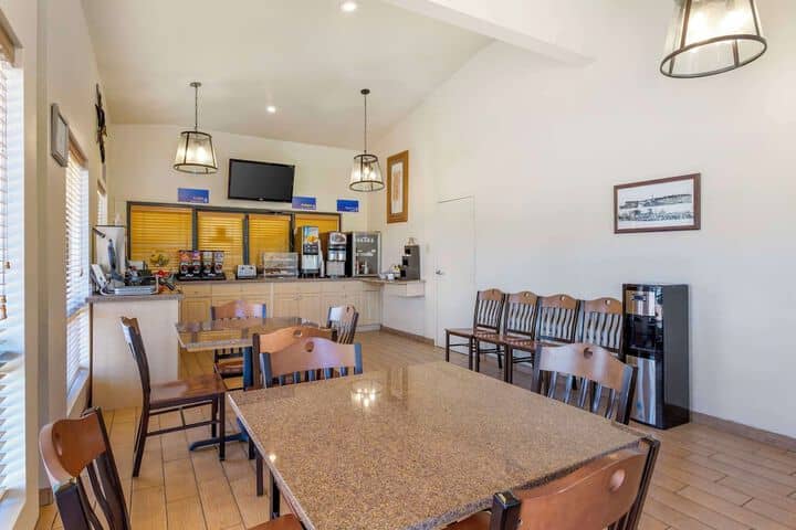 Breakfast area